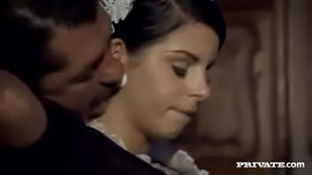 Симпатичный транс подставил аппетитную попку для долгой ебли